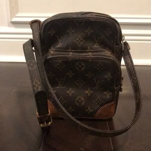 LOUIS VUITTON Amazone Crossbody Vintage